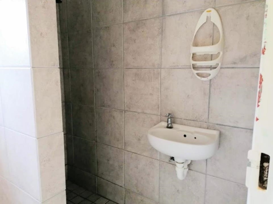 1 Bedroom Property for Sale in Caledon Western Cape